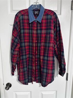 Quizz Plus Plaid Button-Up Shirt with Denim Collar - Red & Green